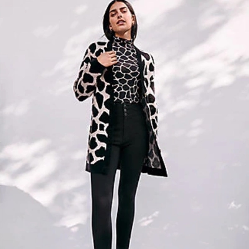 Ann Taylor Boyfriend Black/Light Tan Giraffe Print Knit Long Cardigan S NWOT